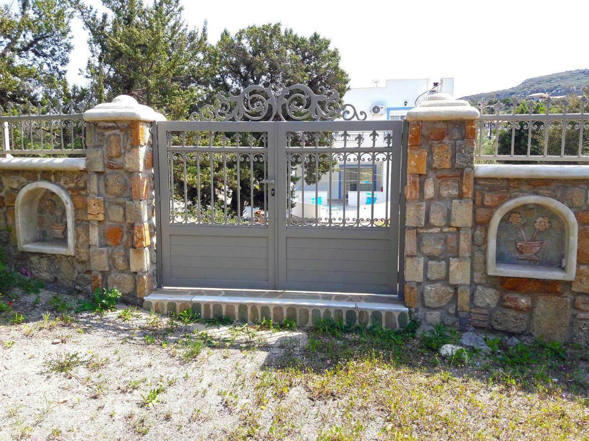 Elafonisos: Two Storey House On The Sea Front מראה חיצוני תמונה